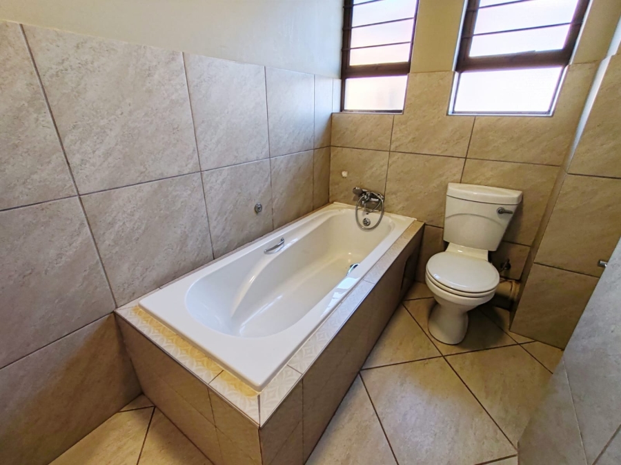 2 Bedroom Property for Sale in Grimbeeck Park North West